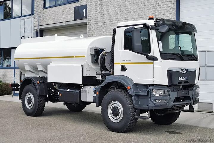 Camion cisternă MAN TGM 18.250 BB Fuel Tank Truck (2 units)