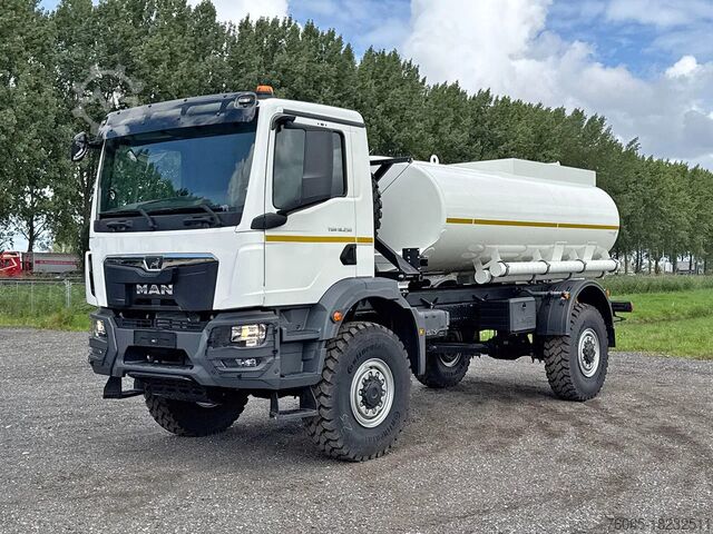 Camion cisternă MAN TGM 18.250 BB Fuel Tank Truck (2 units)