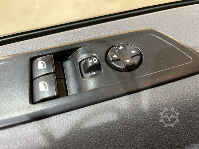 Panelvan Opel Vivaro 2.0 CDTI L3H1 123 PK / Euro 6 / Airco / ...