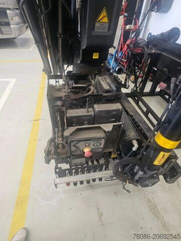 Brazo de grúa Hiab 23 tm hiab with radio remote
