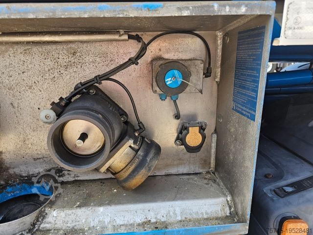 Tartálykocsi MAN TGA 26.440 * 3 KAMMER *OBER-/UNTERBEFÜLLUNG*LIFT