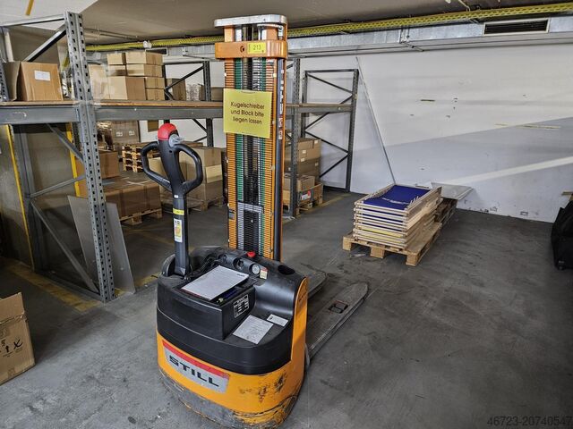Pallet stacker STILL 