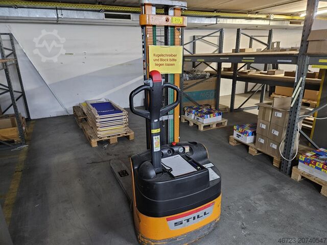 Pallet stacker STILL