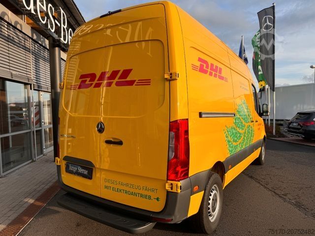Panel van MERCEDES-BENZ eSprinter 312 DHL Regal KEP-Ausbau