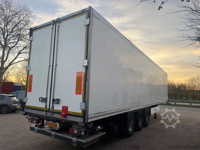 Mala Krone 3-Ass gesloten oplegger  APK 12-2025 Geisoleerd...