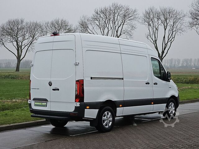 Bestelauto MERCEDES-BENZ ESPRINTER 320 L2H2 81 kWh LED