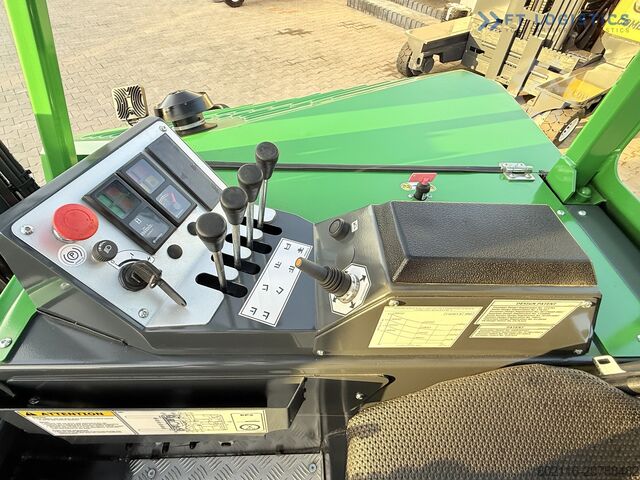 Vierwegvorkheftruck Combilift CB4000 GAS TRIPLEX 5200 POSITIONER