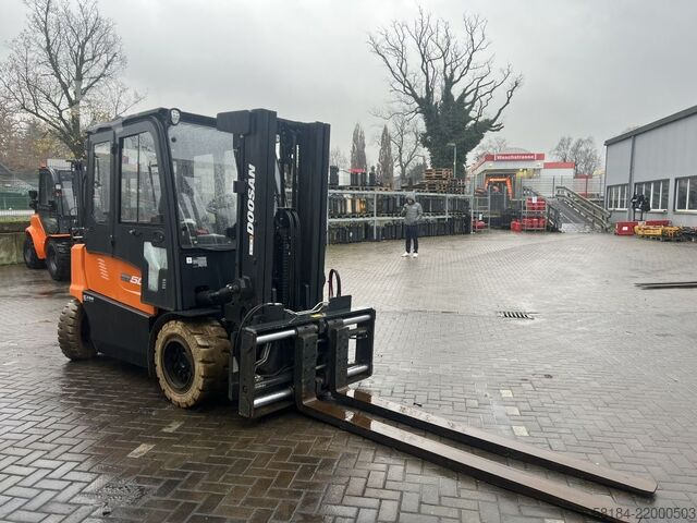 Elektrische vorkheftruck met 4 wielen Doosan B50XC-7