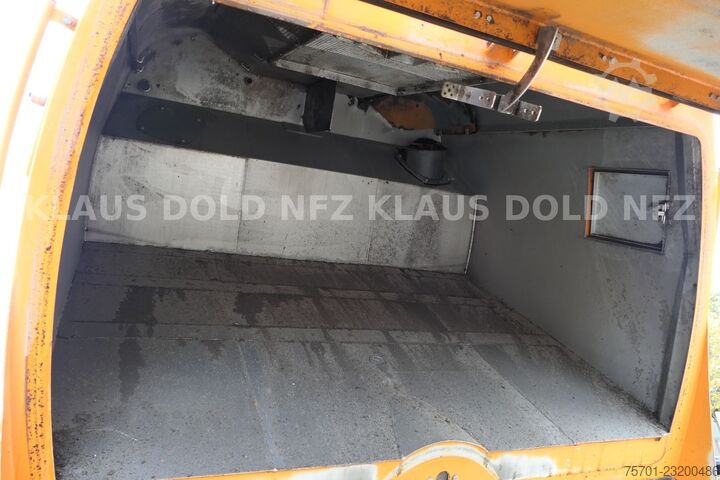 Gatusopmaskin MERCEDES-BENZ Atego 1324 Straßenkehrmaschine Bucher