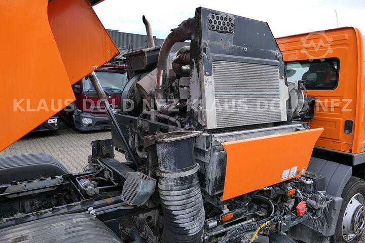 Gatusopmaskin MERCEDES-BENZ Atego 1324 Straßenkehrmaschine Bucher