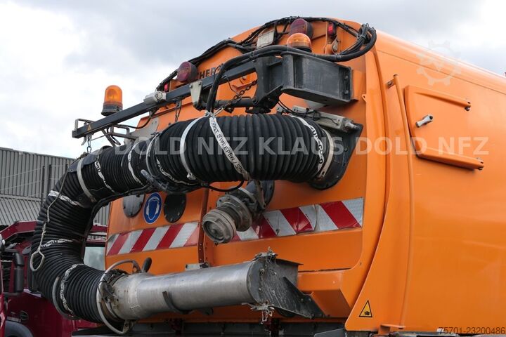 Gatusopmaskin MERCEDES-BENZ Atego 1324 Straßenkehrmaschine Bucher