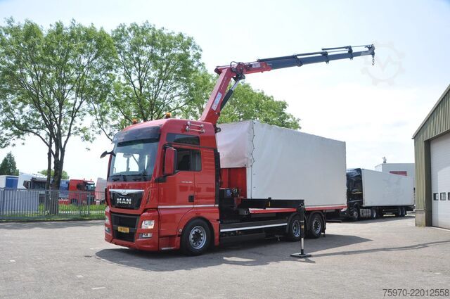 Vrachtwagen met kraan MAN TGX 26.480 XXL 6X2 HMF 2620 CRANE + BDF BODY + ...
