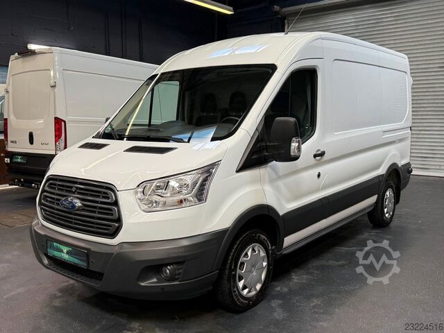 Furgoneta FORD Transit Kasten L2H2 Klima Tempomat R-CAM PDC AHK