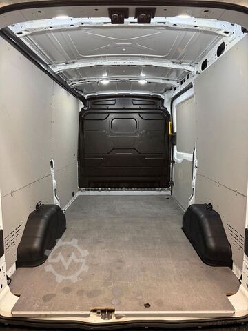 Furgoneta de caja alta FORD Transit Kasten L2H2 Klima Tempomat R-CAM PDC AHK