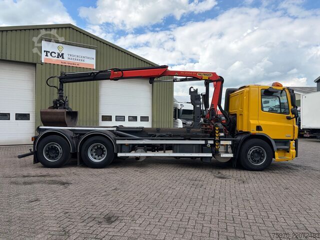 Vrachtwagen met kraan DAF CF 75.250 PALFINGER CRANE + HOOKLIFT  143.037km