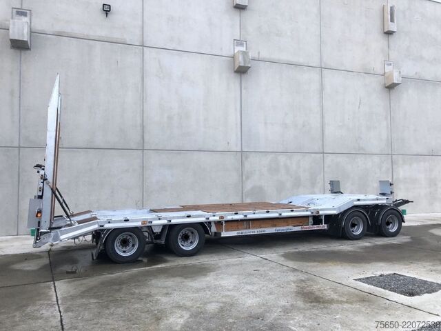 Dieplader oplegger Möslein T 4 VB H1 1 neuer 4 Achs Tieflader hydraulischen Rampen