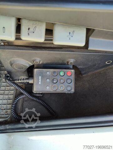 Laadplatform MAN 18.410 F2000 Cormach 22000 E4F + jib