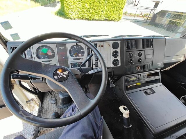 Laadplatform MAN 18.410 F2000 Cormach 22000 E4F + jib