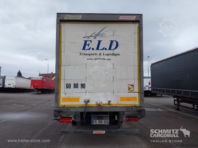 Box-semitrailer Fruehauf Semitrailer Dryfreight Standard Porte relevante
