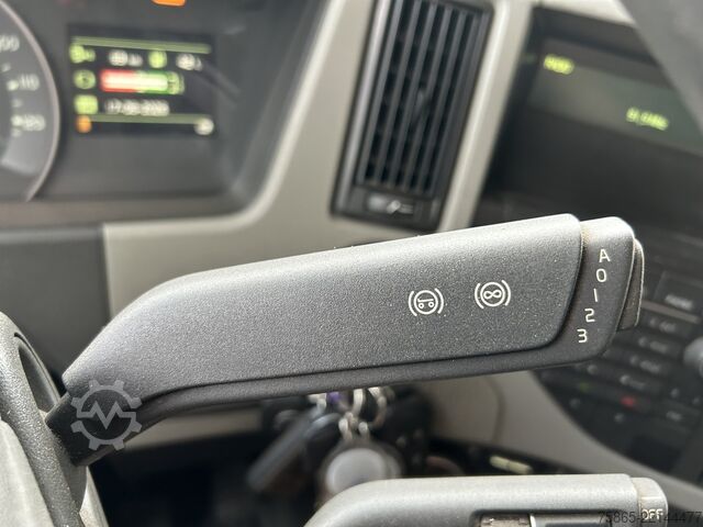 Standaard-SZM Volvo FM 330 Globetrotter / 742 dkm / VEB+ / Spoilers...