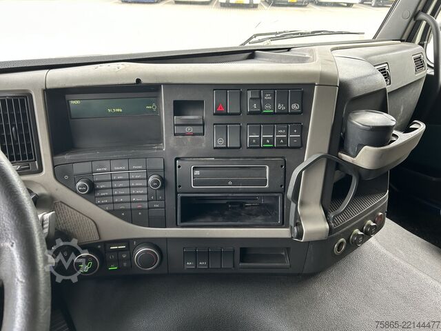Standaard-SZM Volvo FM 330 Globetrotter / 742 dkm / VEB+ / Spoilers...