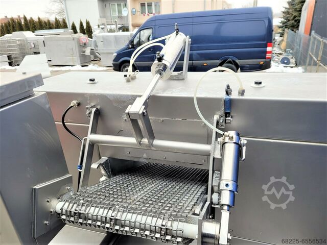 Průběžný kutr na maso Velati F4