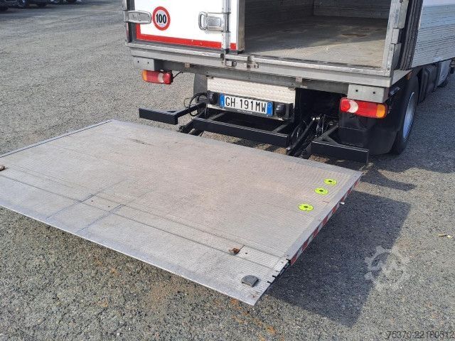 Koelwagen Volvo FL100