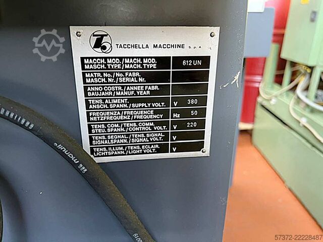Univerzális hengeres köszörűgép Tacchella 612 UN