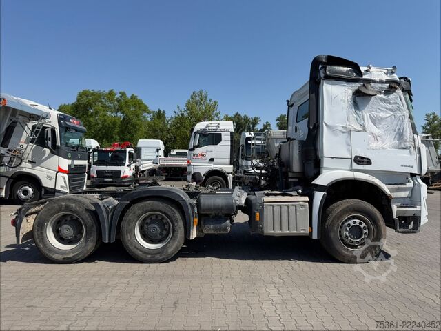 Standaard trekker MERCEDES-BENZ Arocs 5 2645 6X4 Kipphydr. !Unfall Motor läuft !
