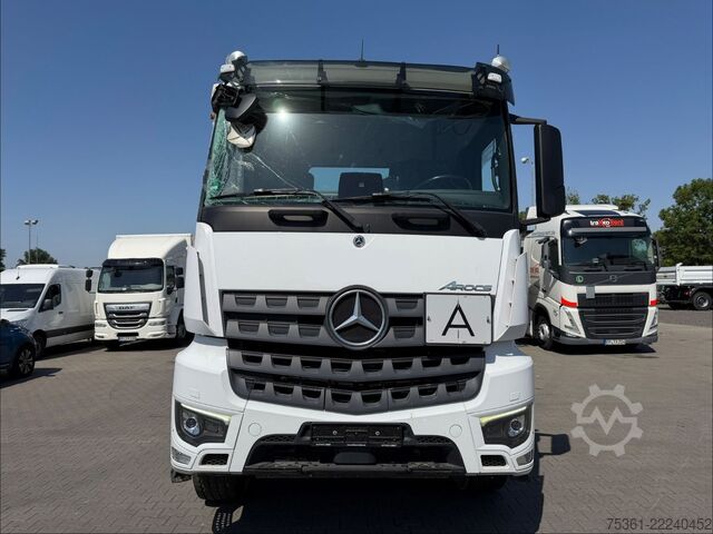 Standaard trekker MERCEDES-BENZ Arocs 5 2645 6X4 Kipphydr. !Unfall Motor läuft !