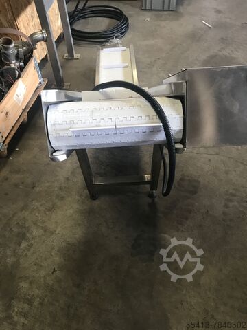 Bandă transportoare cu elevator