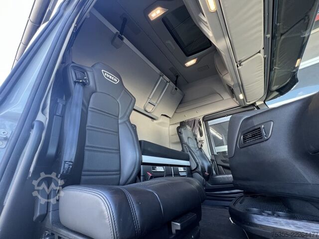 Standard dragbil IVECO S-WAY AS440S48 E6d ACC Intader NAVI 2xTank Leder