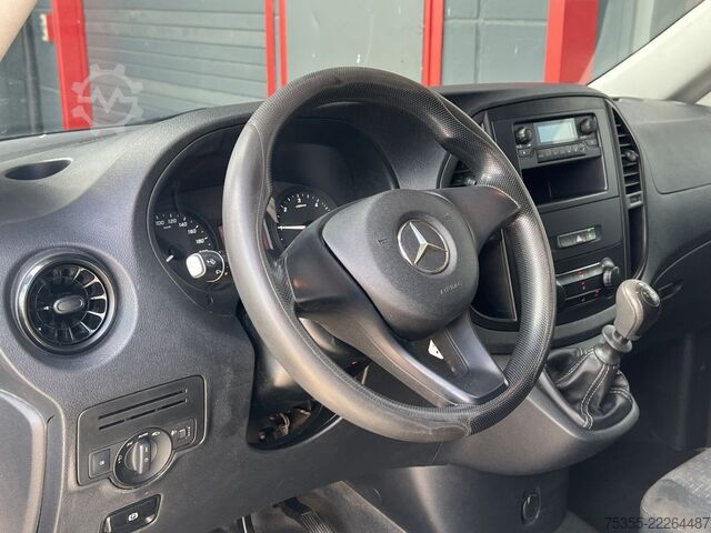 Skåpbil MERCEDES-BENZ Vito 110 CDI lang Klima Lichtsensor Start/Stop