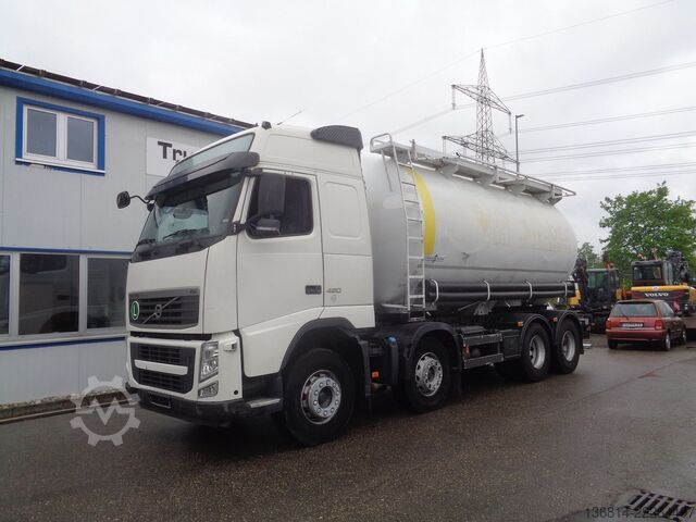 Speciallastbil VOLVO FH420 8x4 BB Spitzer Silo 23 cbm VEB EU5