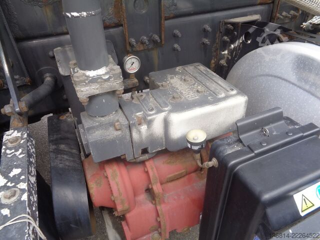 Speciallastbil VOLVO FH420 8x4 BB Spitzer Silo 23 cbm VEB EU5
