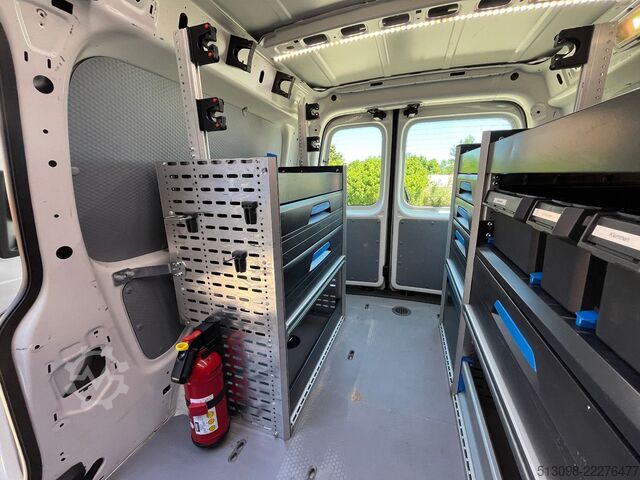 Panelová dodávka VOLKSWAGEN CADDY MAXI REGALS. TEMP. 4MOTION DACHTRÄ. KLIMA