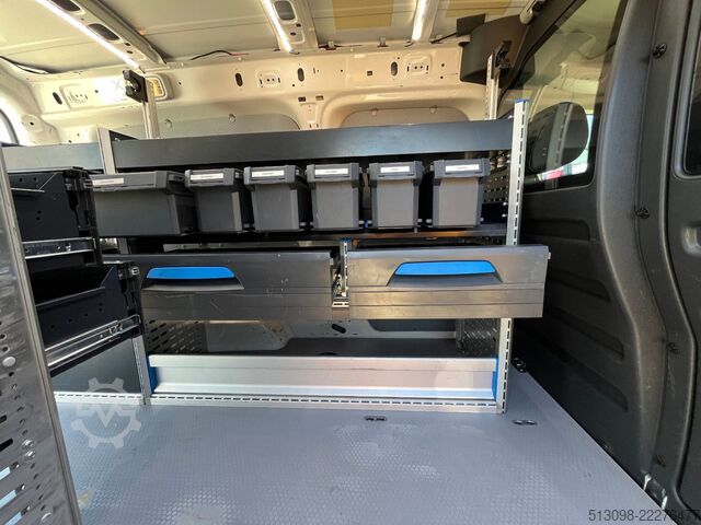 Panelová dodávka VOLKSWAGEN CADDY MAXI REGALS. TEMP. 4MOTION DACHTRÄ. KLIMA
