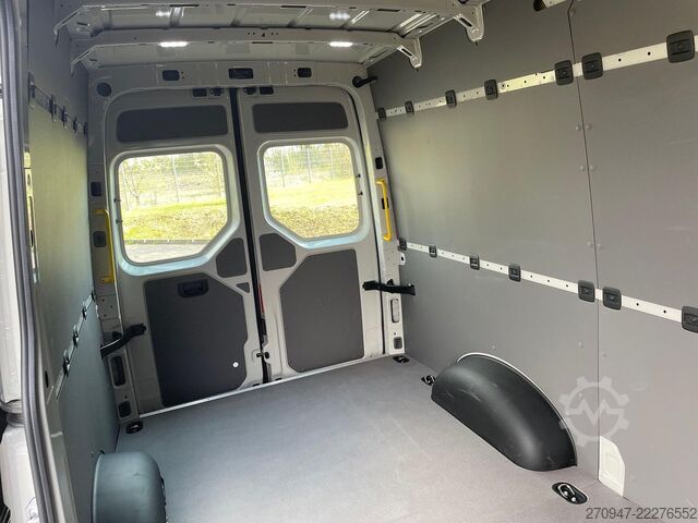 High top van VOLKSWAGEN Crafter Kasten 35 L3H3 4M NAV LED ACC KAMERA PDC