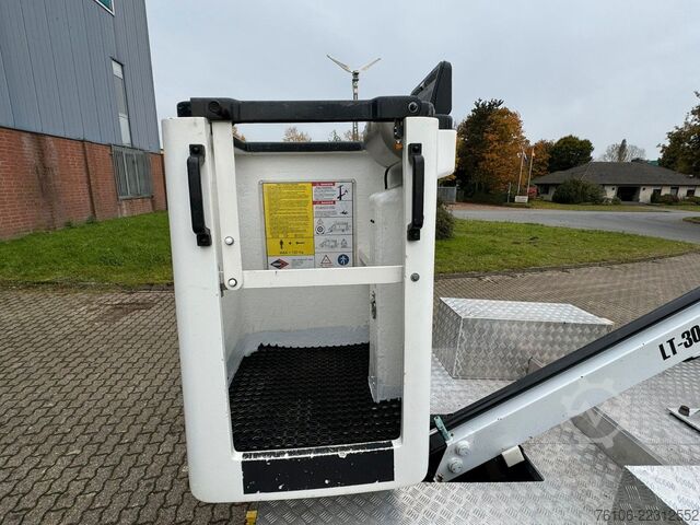 Plataforma de trabalho montada em camião IVECO Daily 35S14 Hubarbeitsbühne Versalift 11,2 Meter
