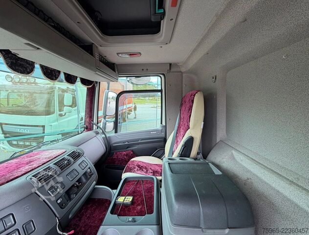 Vrachtwagen met bakwagen DAF CF 370 FAN HEIWO BAK DHOLLANDIA 3000 KG. ACHTERS