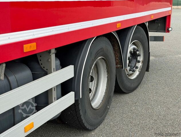 Vrachtwagen met bakwagen DAF CF 370 FAN HEIWO BAK DHOLLANDIA 3000 KG. ACHTERS