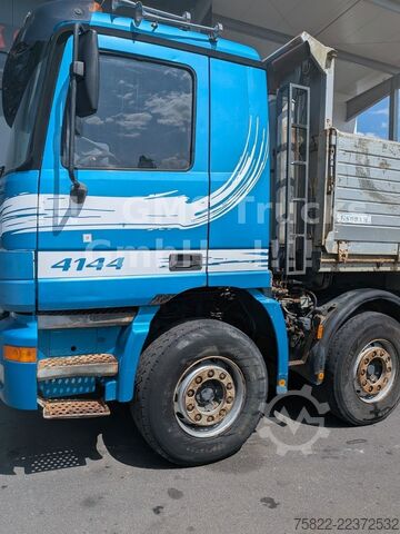 Autocarro ribaltabile MERCEDES-BENZ Actros 4143 / V6 / Blatt - Blatt / Retarder