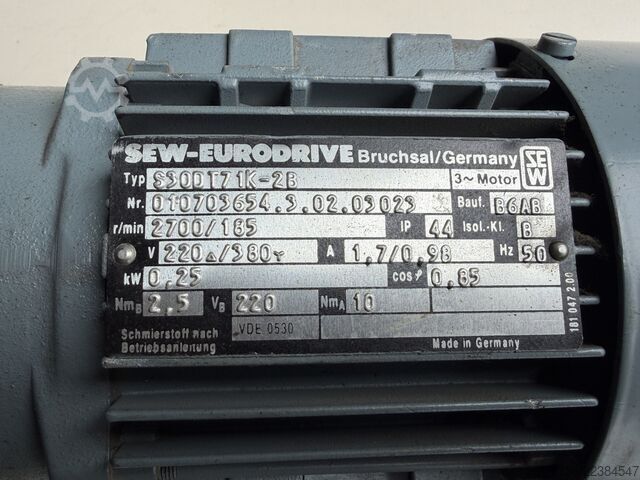  SEW-EURODRIVE S30DT71K-2B 0,25 kW 185 obr./min z hamulcem 220 V SEW-EURODRIVE S30DT71K-2B 0,25 kW 185 obr./min z hamulcem 220 V