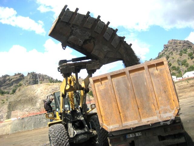 Komatsu HIGH DUMPING BUCKET Komatsu HIGH DUMPING BUCKET