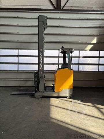 Carrelli retrattili Jungheinrich ETV 214