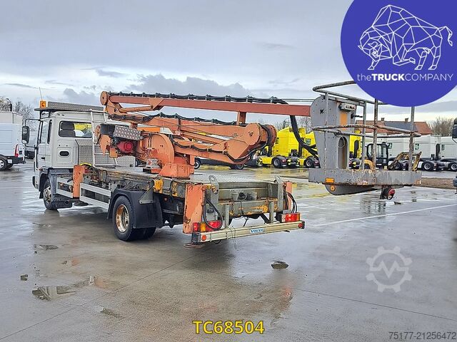 Chassis with cab Volvo FLC