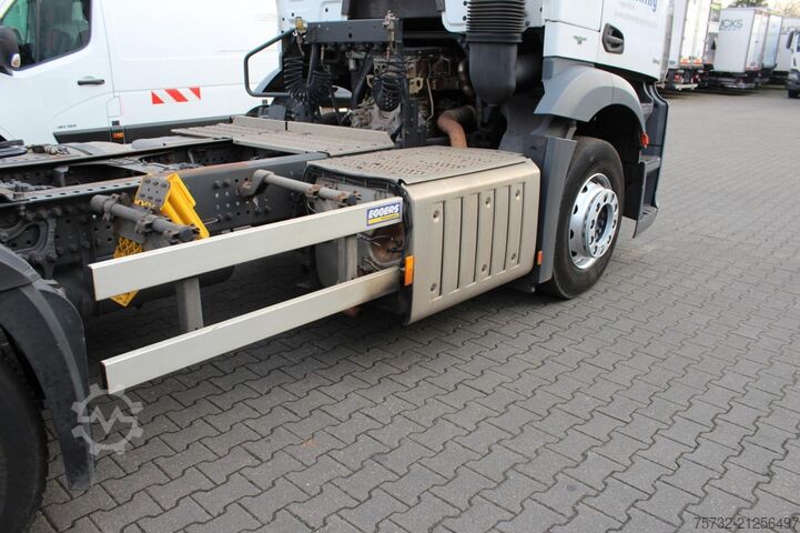 Tracteur routier standard Mercedes-Benz Antos 1842   Anhähgerkupplung ACC Standheizung
