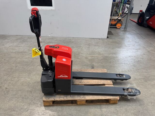 Manual pallet jack Linde MT 15-1133-01 [ID: 312]
