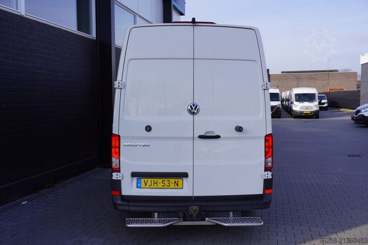 Delivery van Volkswagen Crafter 2.0 TDI 140PK L3H3 EURO 6 - Airco - Nav...