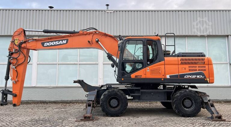 Wheel excavator Doosan DX 210 W-5     2020